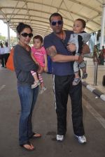 Sanjay Dutt and Manyata Dutt with Kids leave for Varun Dhawan_s Wedding in Goa on 9th Feb 2012 (7).JPG